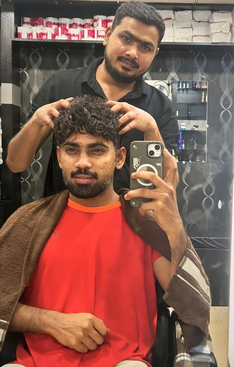 Beard trim and shave service for men